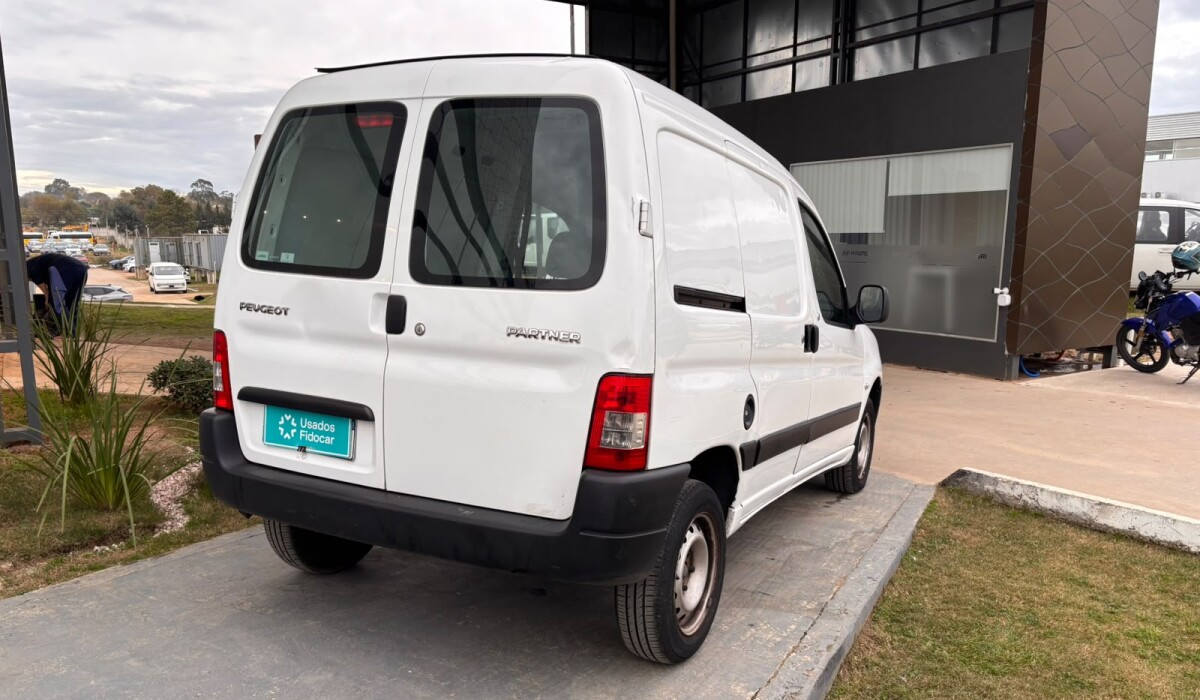 Peugeot Partner 1.4 Furgon - 2017 Peugeot Partner 1.4 Furgon - 2017