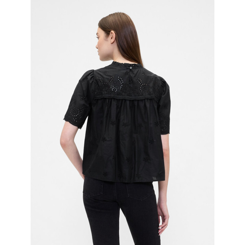 V-SS EYELET SCALLOP TOP BLACK 22