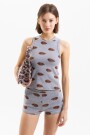 MUSCULOSA KISS Gris