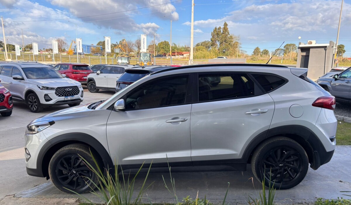 Hyundai Tucson 2.0 Sport AT - 2016 Hyundai Tucson 2.0 Sport AT - 2016