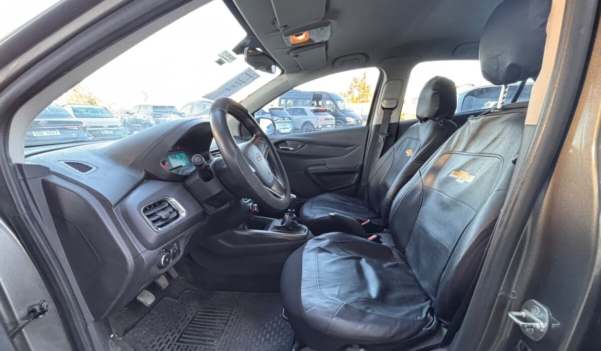 Chevrolet Onix LTZ 1,4 MT - 2015 Chevrolet Onix LTZ 1,4 MT - 2015
