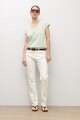 Remera escote V con vainillas verde pastel