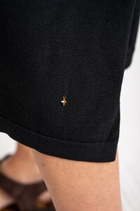 Vestido Tejido Con Bordado Negro