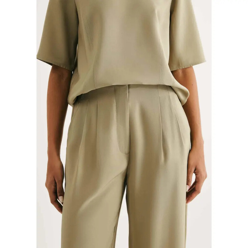 CALCA FEM ROXO MEDIO