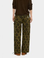 Pantalón Vaquero Estampado Floral verde