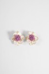 Caravanas flor con detalles crudo