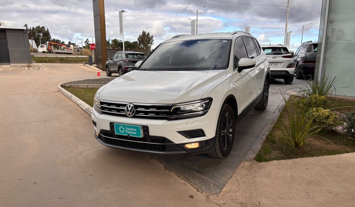 VW Tiguan 2.0 Higline 7Plz - 2018 VW Tiguan 2.0 Higline 7Plz - 2018