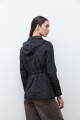 Campera impermeable capucha desmontable negro