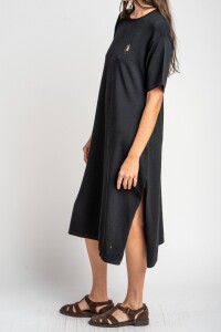 Vestido Tejido Con Bordado Negro