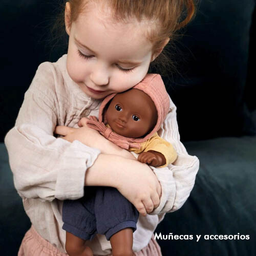Muñecas y accesorios