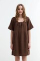 Vestido fluido de gasa CHOCOLATE