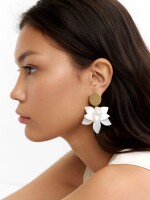 Pendientes Maxi Con Flor Marmoleada blanco
