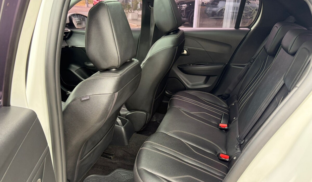 Peugeot 208 Allure 1,6 - 2022 Peugeot 208 Allure 1,6 - 2022