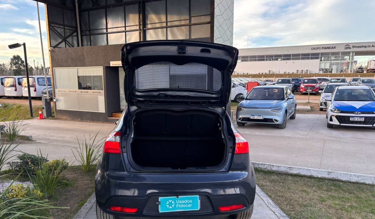 Kia New Rio 1,4 - 2012 Kia New Rio 1,4 - 2012