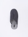 PANTUFLA DE HOMBRE GRIS OSCURO