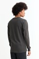 Remera cuello redondo GRIS OSCURO