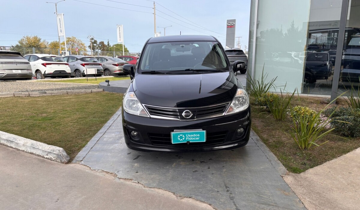 Nissan Tiida HB Full - 2013 Nissan Tiida HB Full - 2013