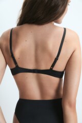 CON ARO ESCONDIDO TIMELESS Negro