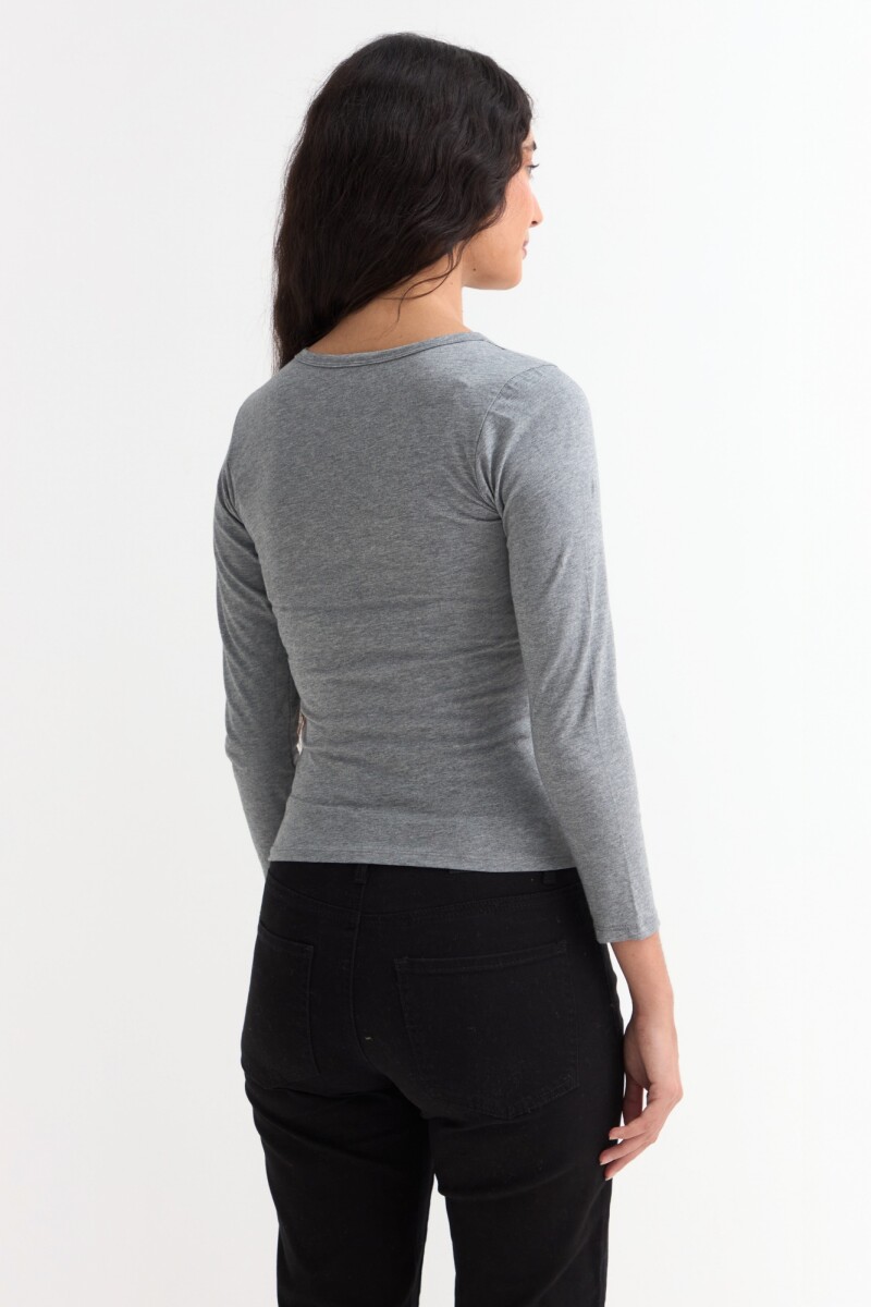 Remera m/l cuello a la base GRIS MELANGE