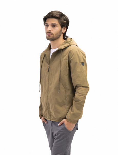Campera de Nylon Forum Norland Camel