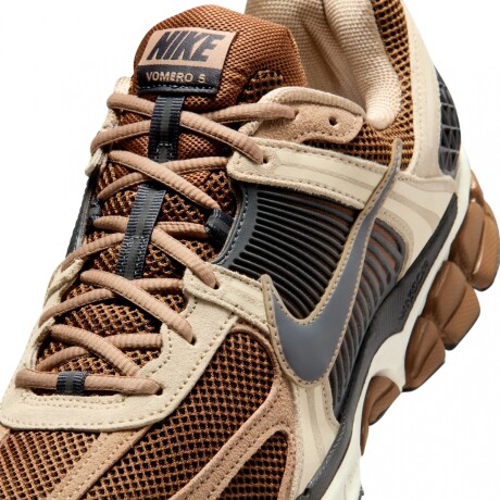 Championes Nike Zoom Vomero 5 Brown