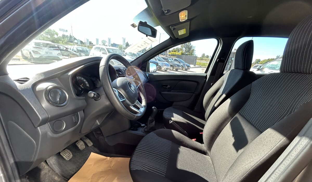 Renault Logan Life - 2023 Renault Logan Life - 2023