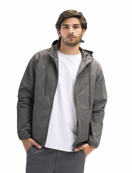 Campera de Nylon Forum Norland Gris Claro
