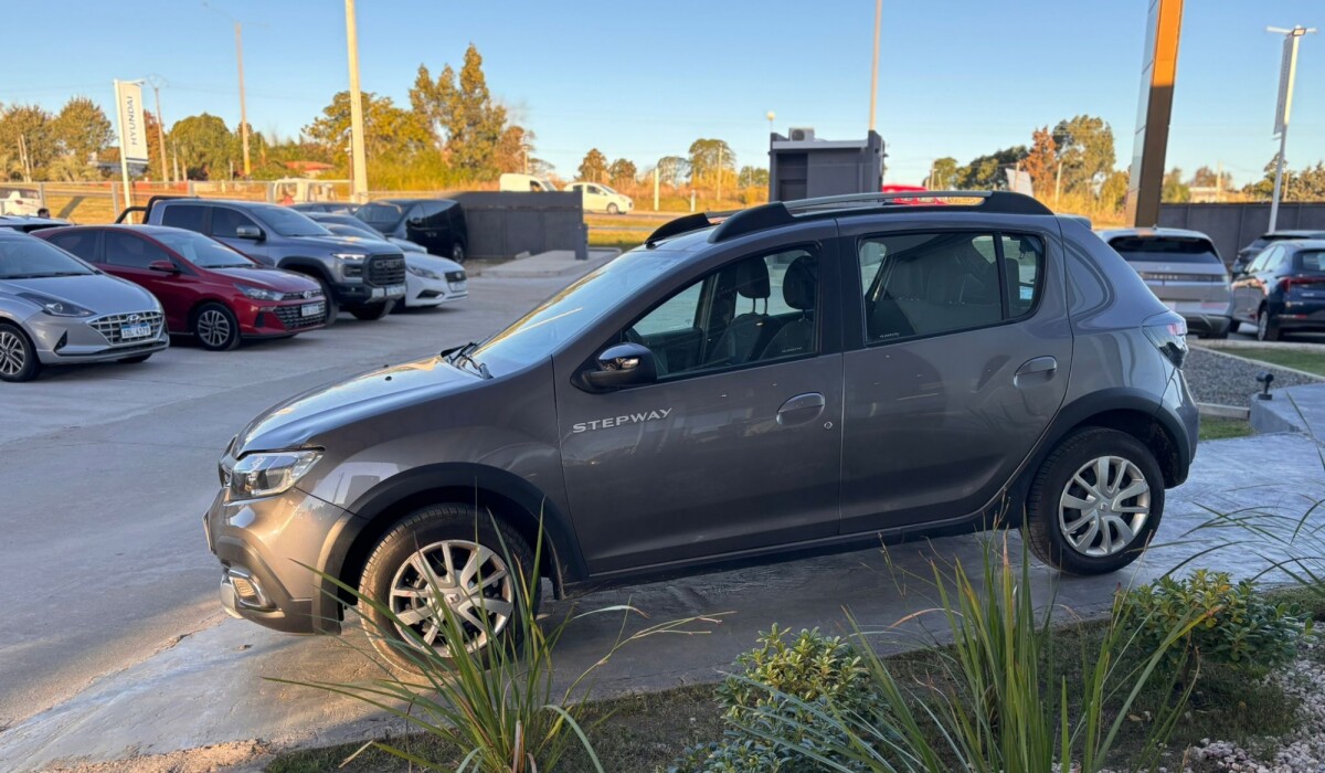 Renault Stepway ZEN 1.0 MT - 2025 Renault Stepway ZEN 1.0 MT - 2025