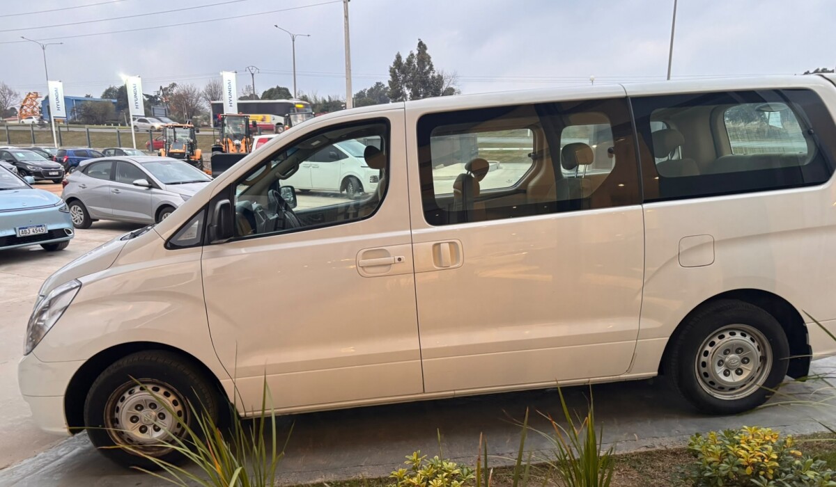 Hyundai H1 Nafta Mbus - 2014 Hyundai H1 Nafta Mbus - 2014
