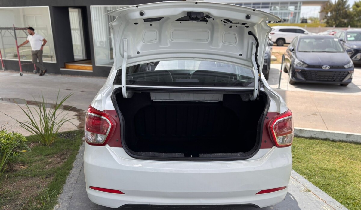 Hyundai Grand I10 Sdn 1.25 GL - 2015 Hyundai Grand I10 Sdn 1.25 GL - 2015