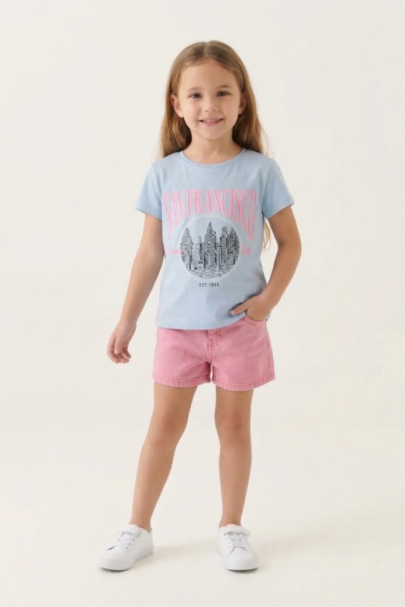 Remera m/c estampada San Francisco CELESTE