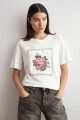 Remera aplique bordado crudo