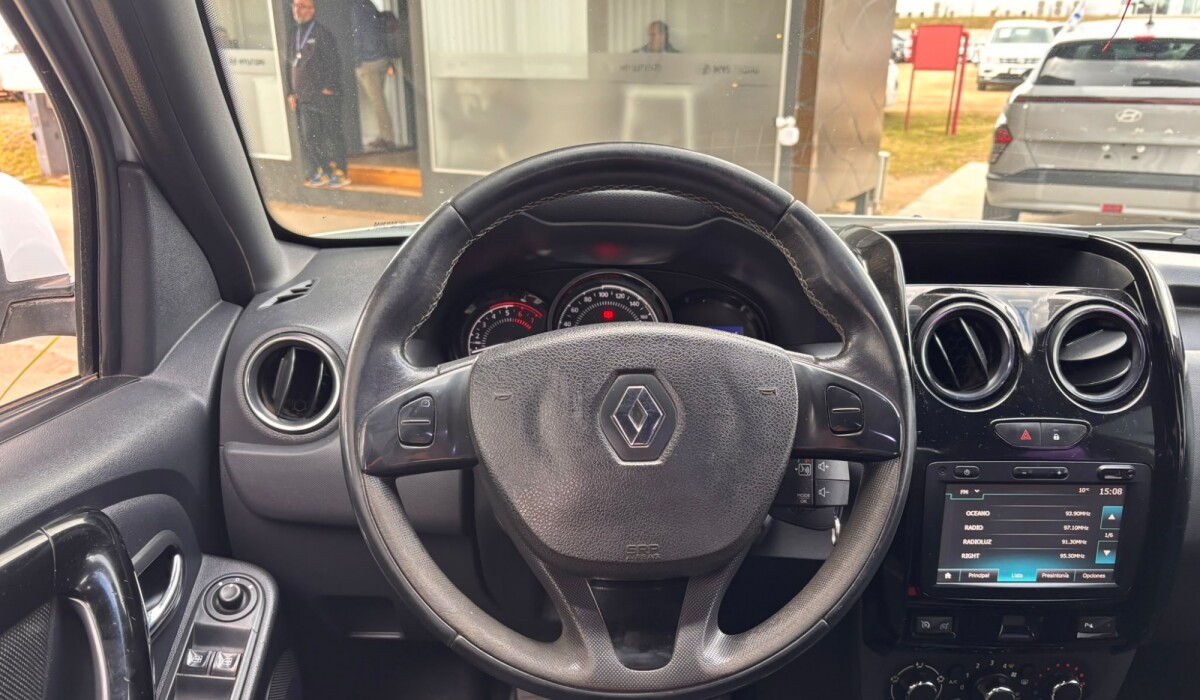 Renault Oroch Dynamique 2.0 - 2017 Renault Oroch Dynamique 2.0 - 2017