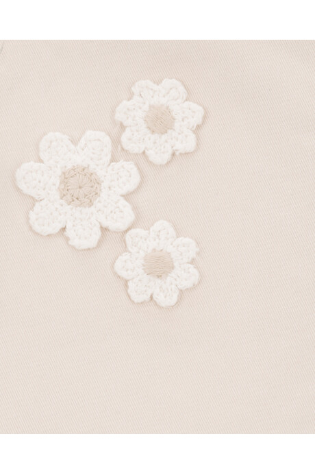 Enterito corto de sarga, con bordado Sin color