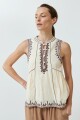 Blusa boho con bordados beige