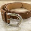 Cinto cuerina con tachas Brown