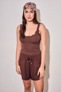 Musculosa Con Encaje Chocolate