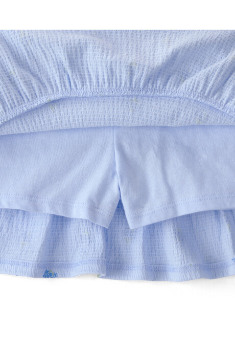 Set dos piezas, short pollera de jersey arrugado y remera de algodón, azul, diseño floral Sin color