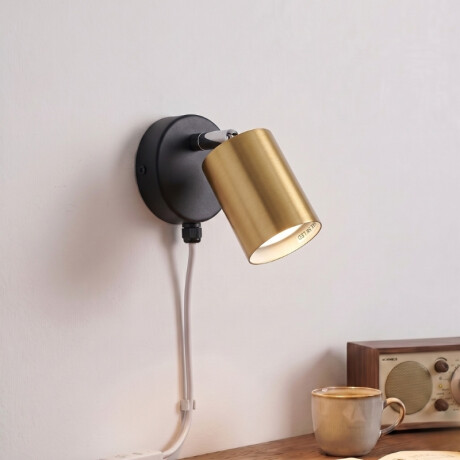 ARTEFACTO BOLD DE ADOSAR ORIENTABLE Luminaria de Pared Bold Brass