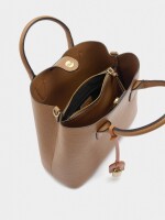Bolso Tote Con Textura Y Colgante camel