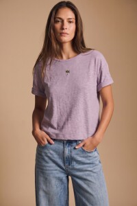 Remera Bordada Lila