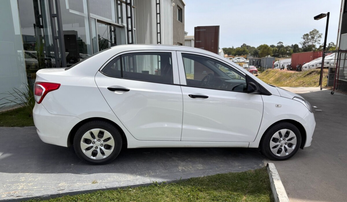 Hyundai Grand I10 Sdn 1.25 GL - 2015 Hyundai Grand I10 Sdn 1.25 GL - 2015