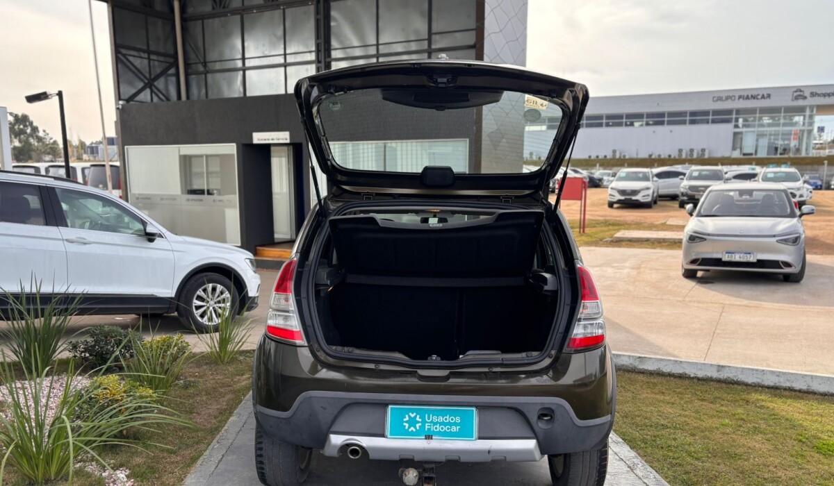 Renault Sandero Stepway Comf. 1.6 - 2014 Renault Sandero Stepway Comf. 1.6 - 2014