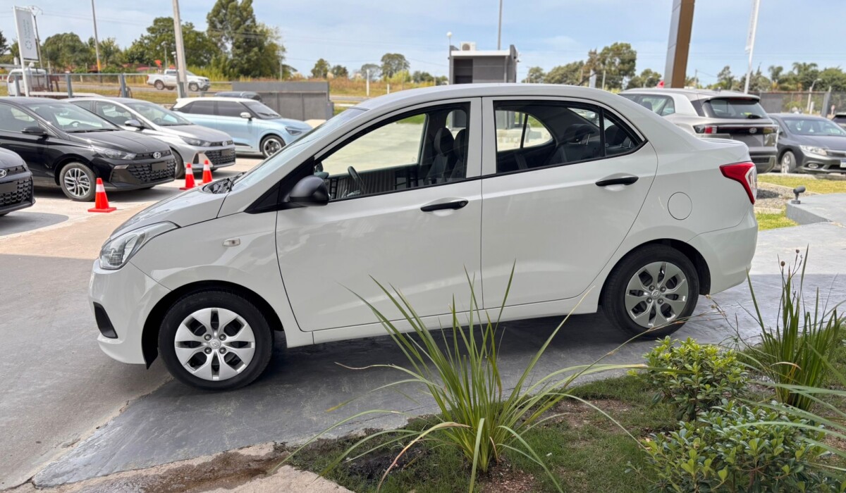 Hyundai Grand I10 Sdn 1.25 GL - 2015 Hyundai Grand I10 Sdn 1.25 GL - 2015