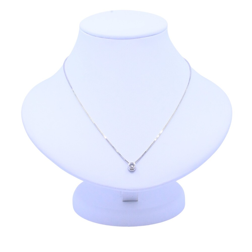Colgante oro 18k blanco y brillante. Colgante oro 18k blanco y brillante.