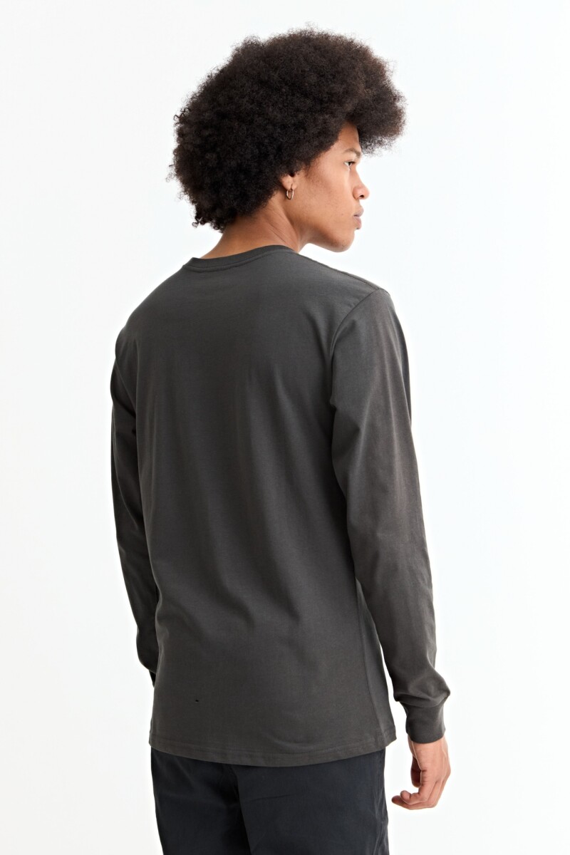 Remera cuello redondo GRIS OSCURO