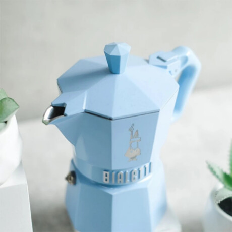 Cafetera Moka Exclusive Celeste 270ml 6 Tazas Bialetti Cafetera Moka Exclusive Celeste 270ml 6 Tazas Bialetti