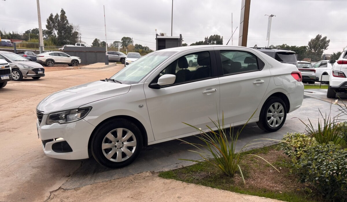 Peugeot 301 Active 1.6 - 2022 Peugeot 301 Active 1.6 - 2022