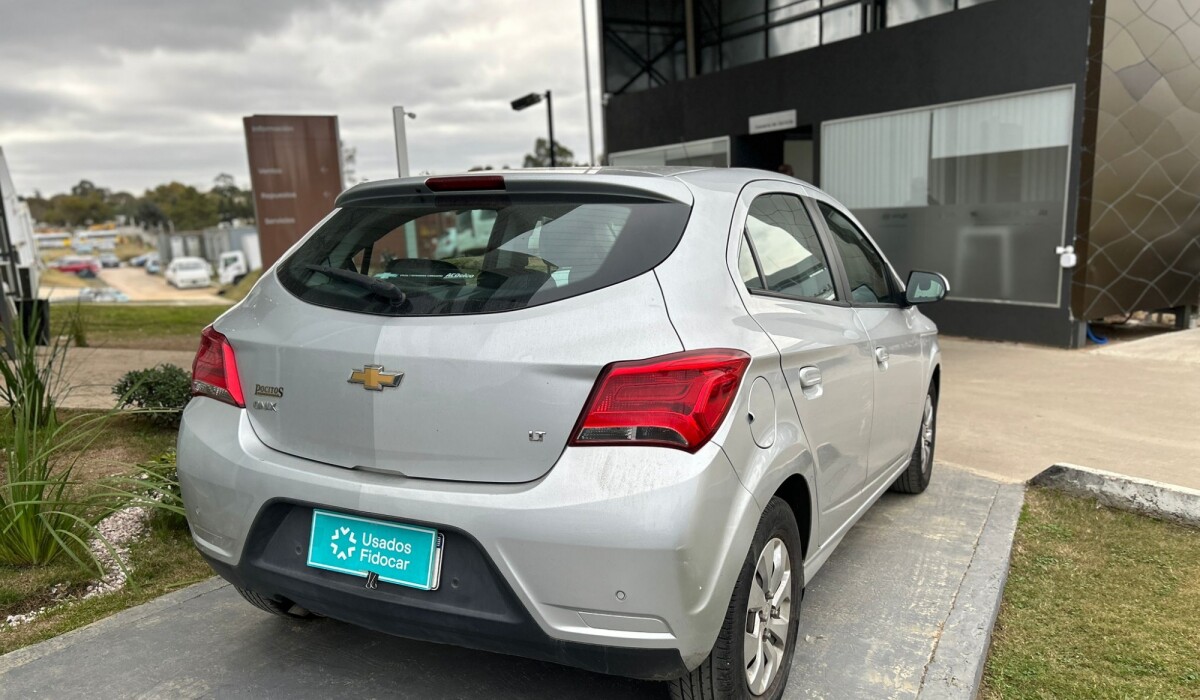 Chevrolet Onix 1.0 LT - 2019 Chevrolet Onix 1.0 LT - 2019