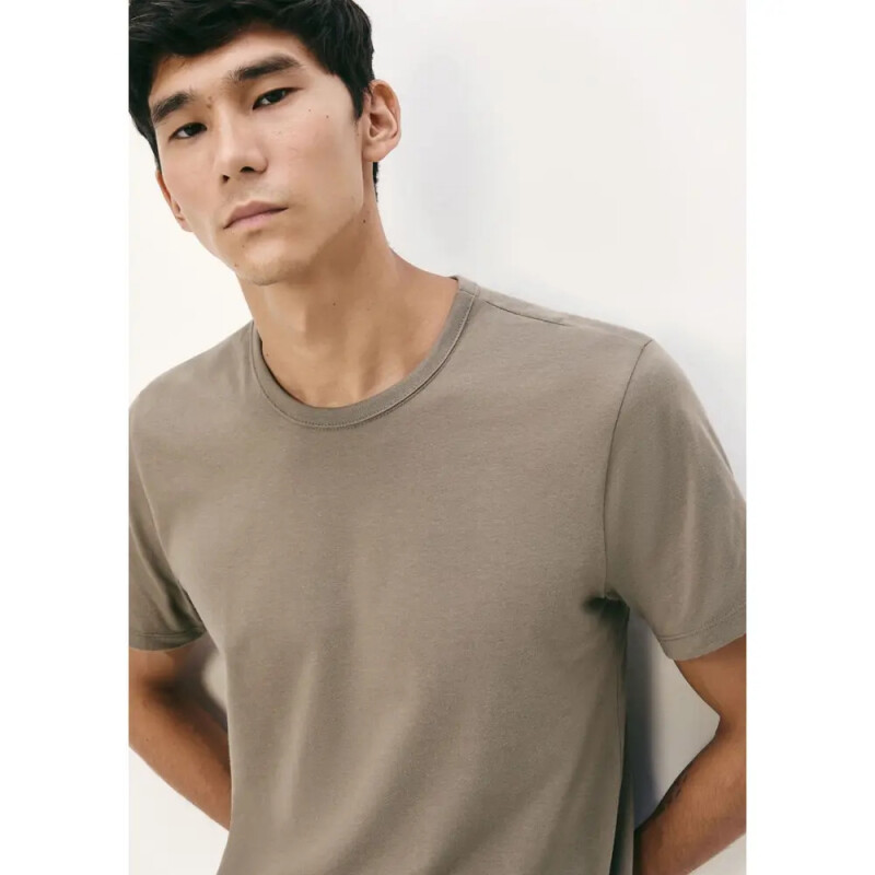 CAMISETA MM MASC OLIVA MEDIO